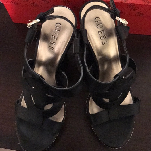 Guess Black Leather cutout wedge - Picture 6 of 7